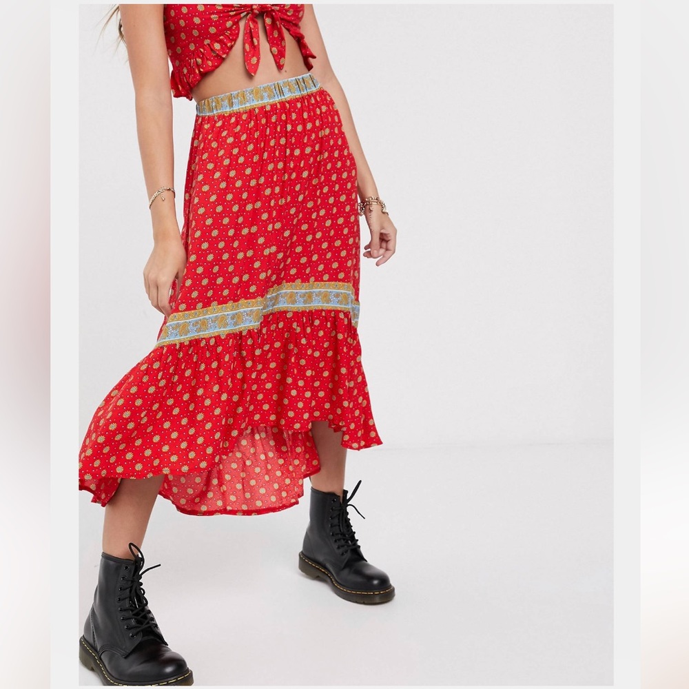 SISTERS OF THE TRIBE Petite Floral Print Ruffle Tie Front Crop Top & Midi Skirt - Picture 4 of 16